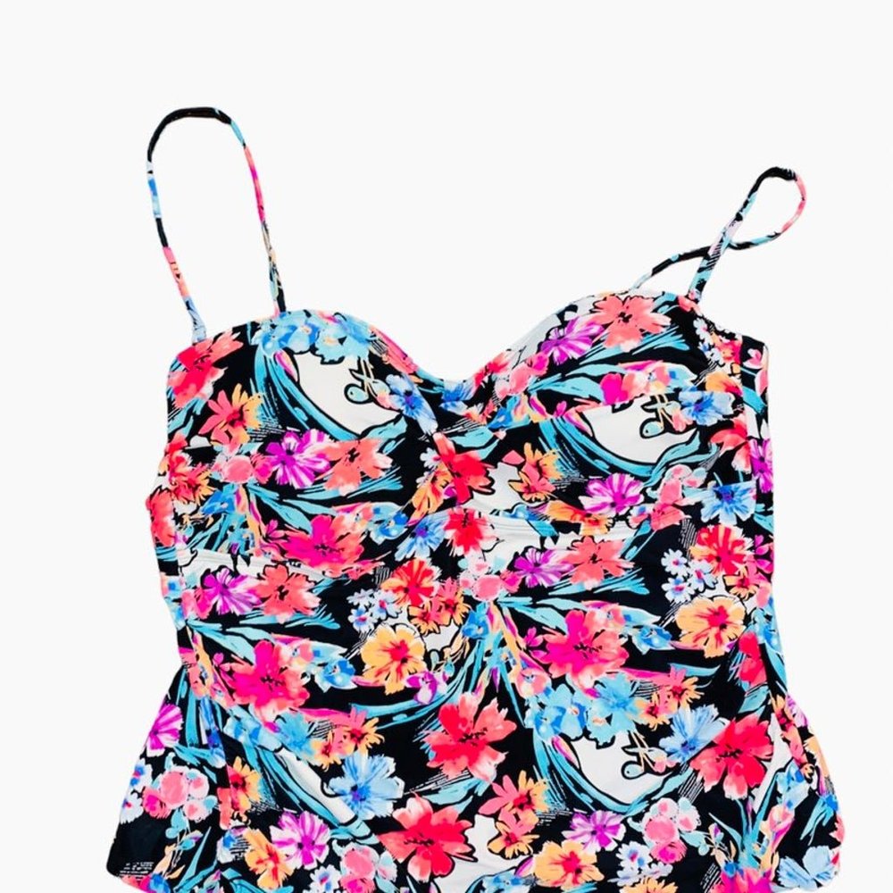 Catalina bathing suit top size XL